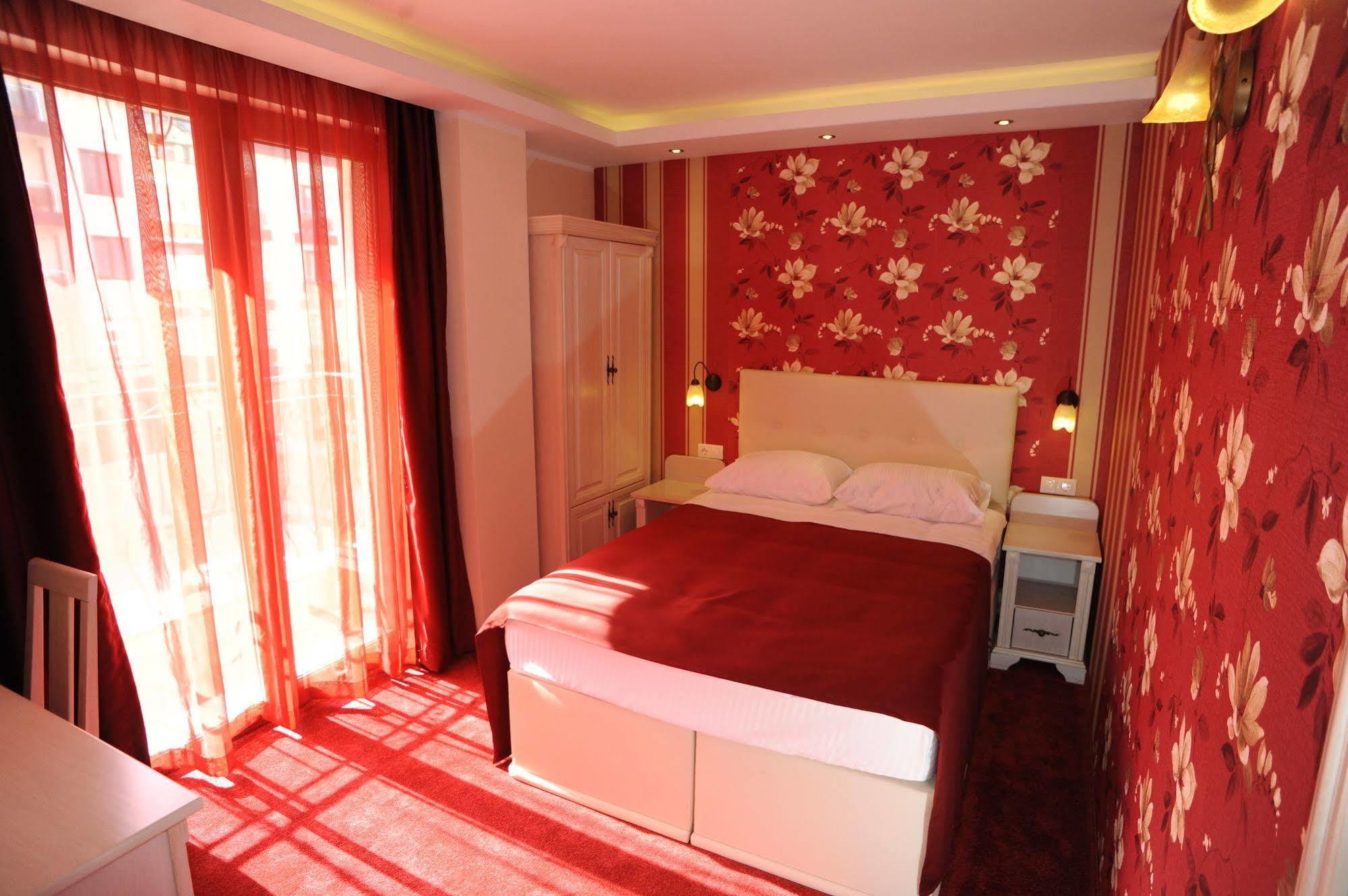 Adria Hotel 3*