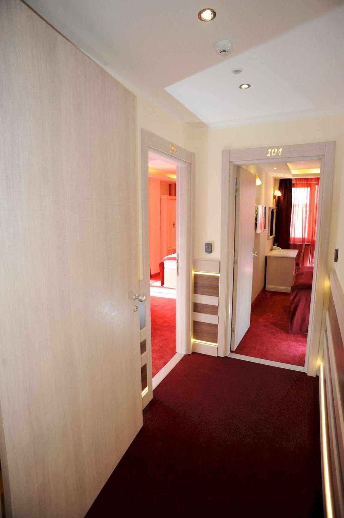 Adria Hotel 3*